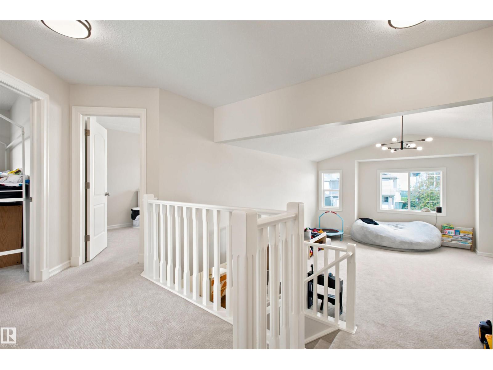 5 VERNON ST - 24