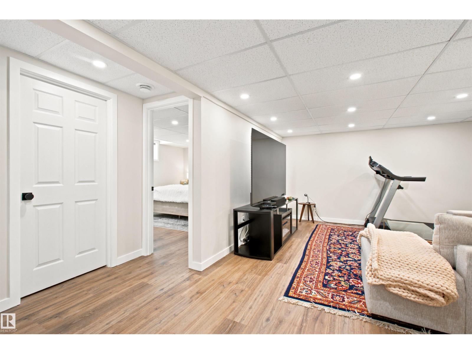 5 VERNON ST - 35