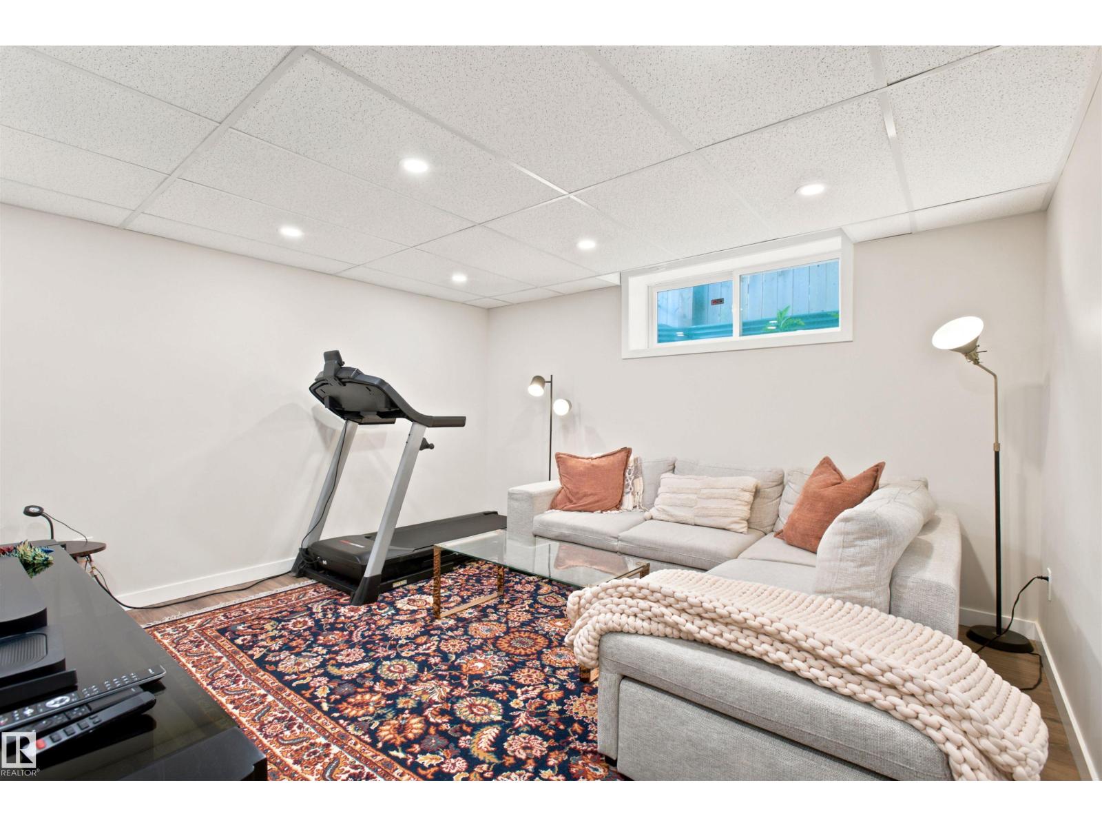 5 VERNON ST - 36