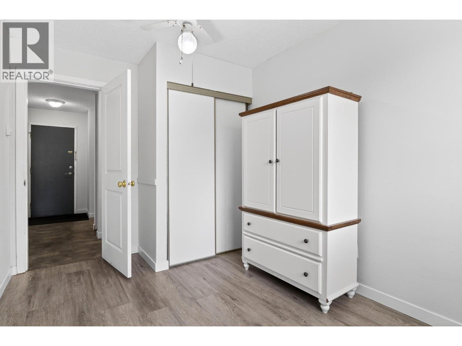 #108 625 Rowcliffe Avenue - 19