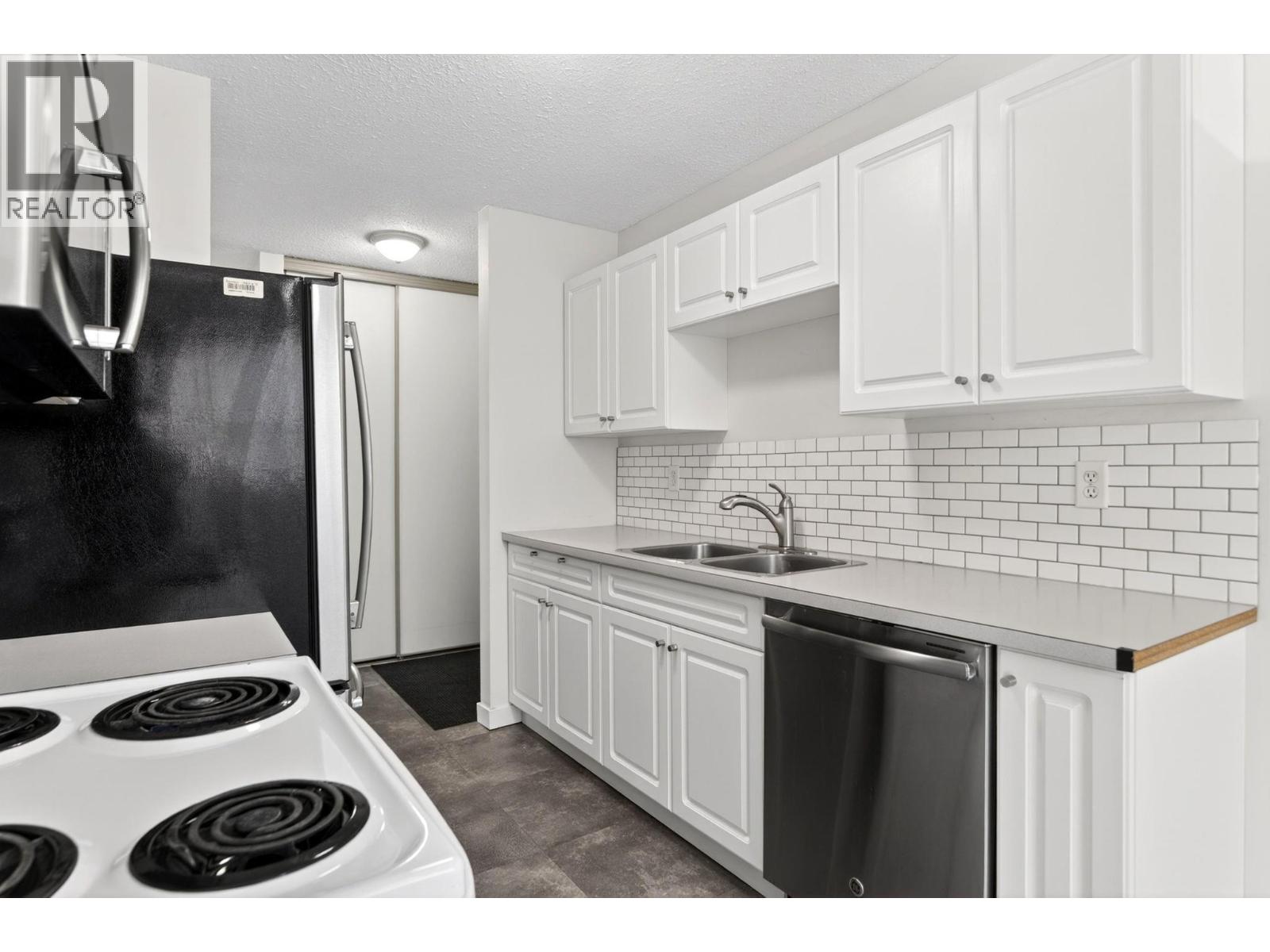 #108 625 Rowcliffe Avenue - 6