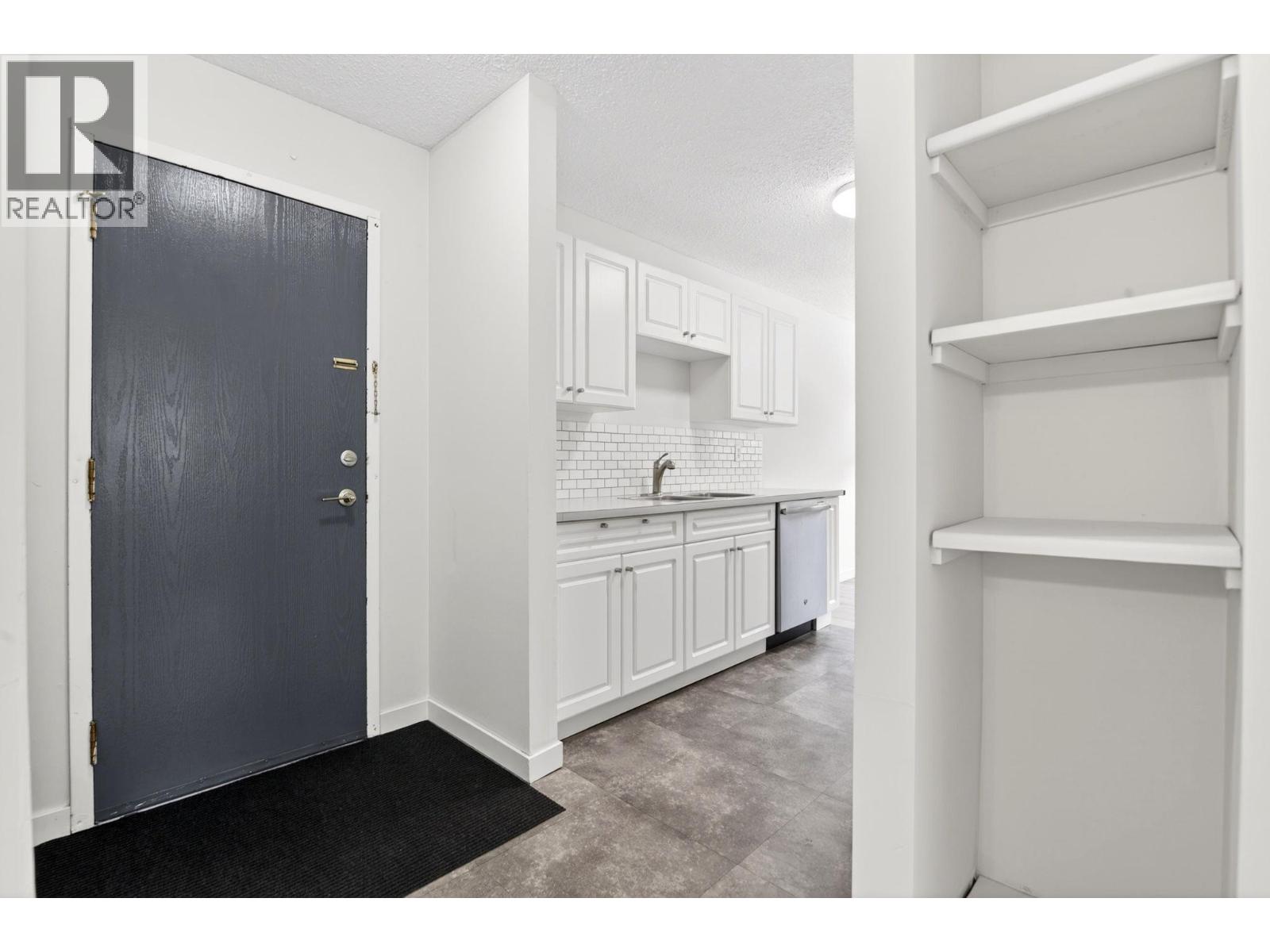 #108 625 Rowcliffe Avenue - 4