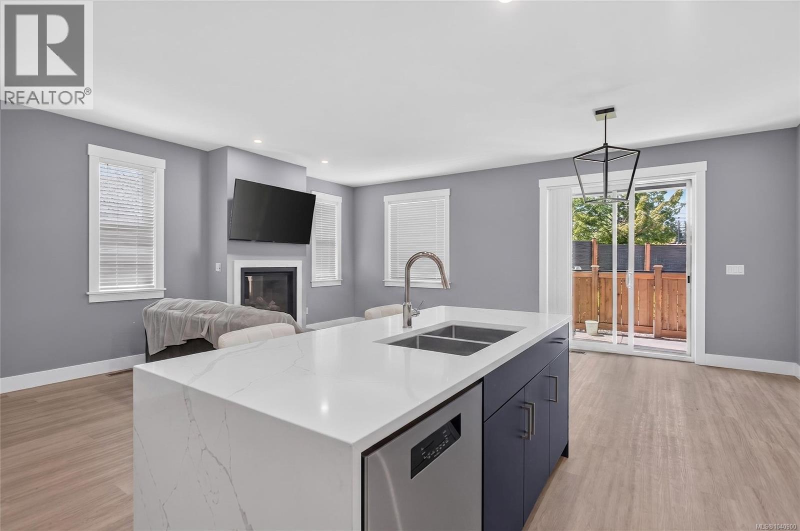 473 Hampstead St - 11