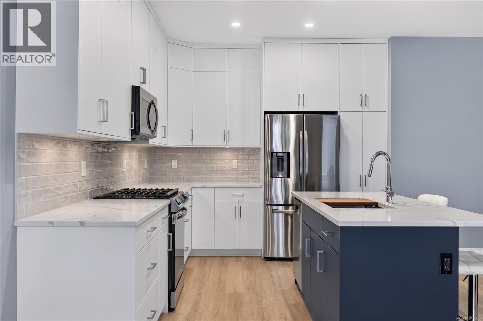 473 Hampstead St - 12