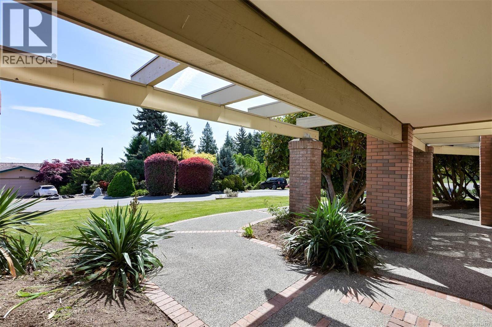 8798 Forest Park Dr - 61