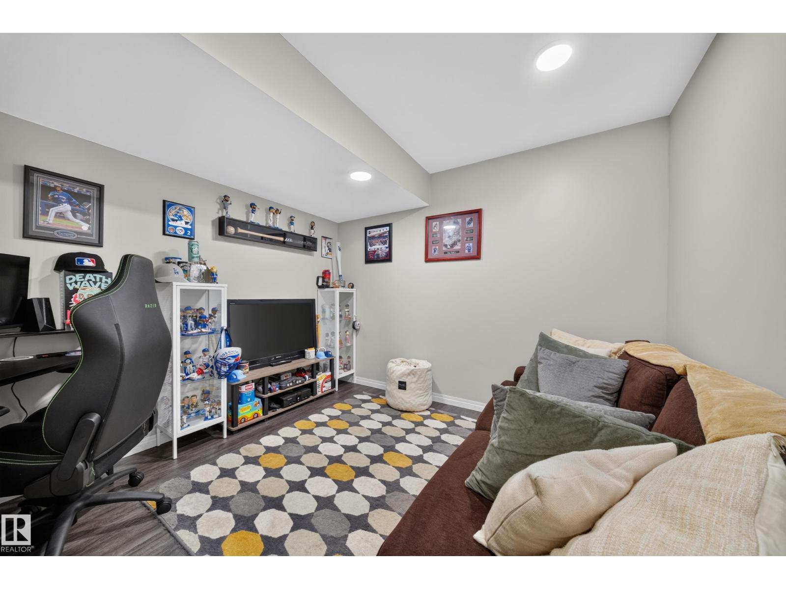 2155 67 ST SW - 35