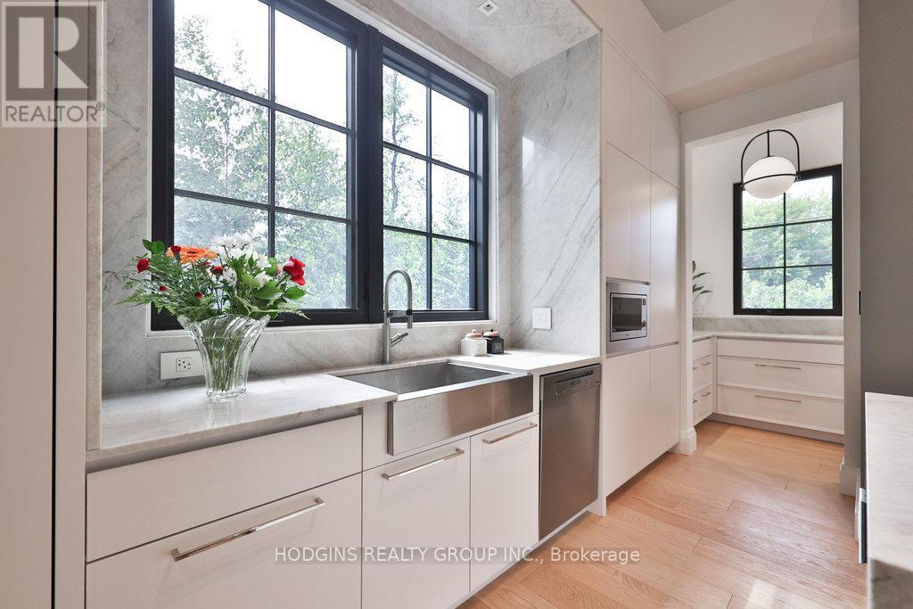 238 MINEOLA ROAD W - 20