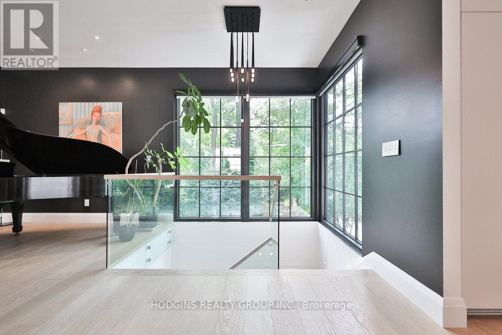 238 MINEOLA ROAD W - 24