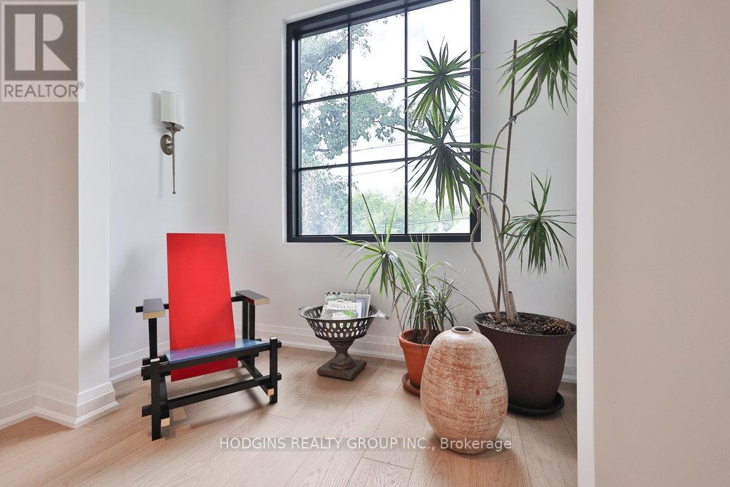238 MINEOLA ROAD W - 27