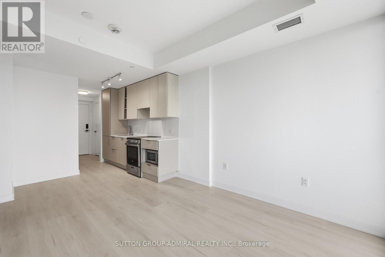 #1002 3900 CONFEDERATION PARKWAY - 7