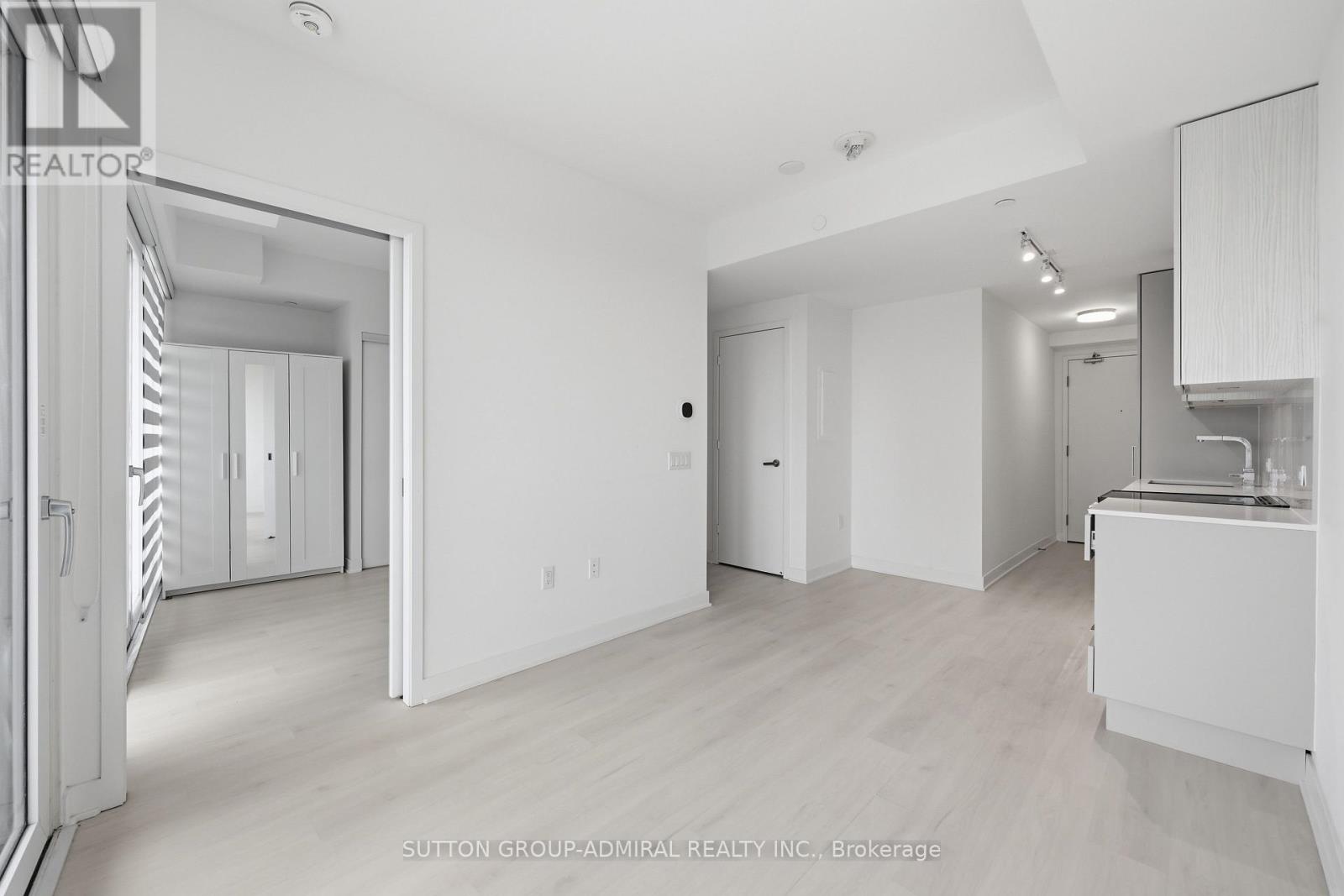 #1002 3900 CONFEDERATION PARKWAY - 9