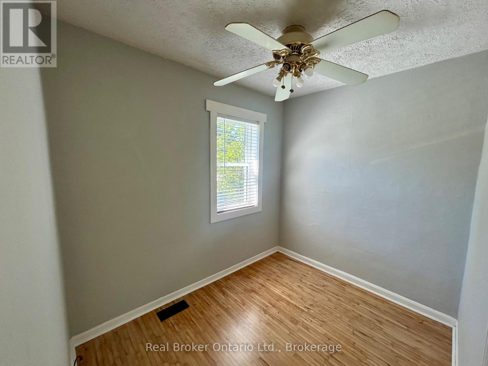 397 27TH STREET W - 19