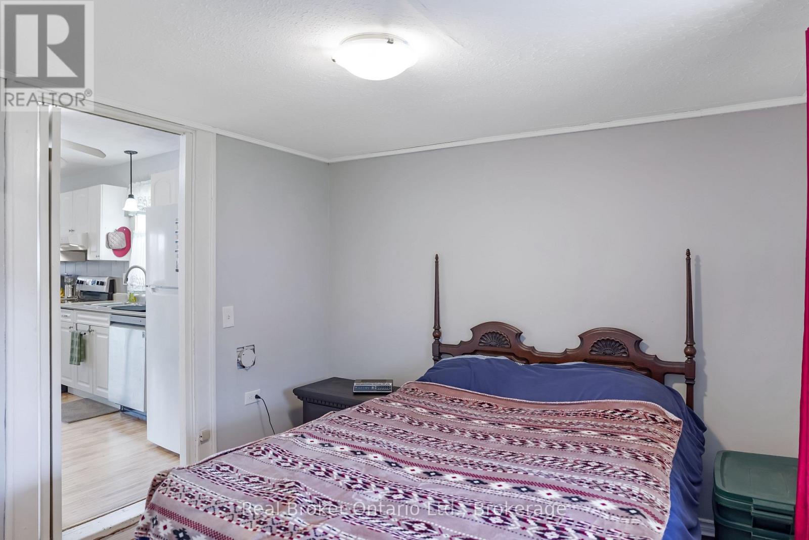 397 27TH STREET W - 21