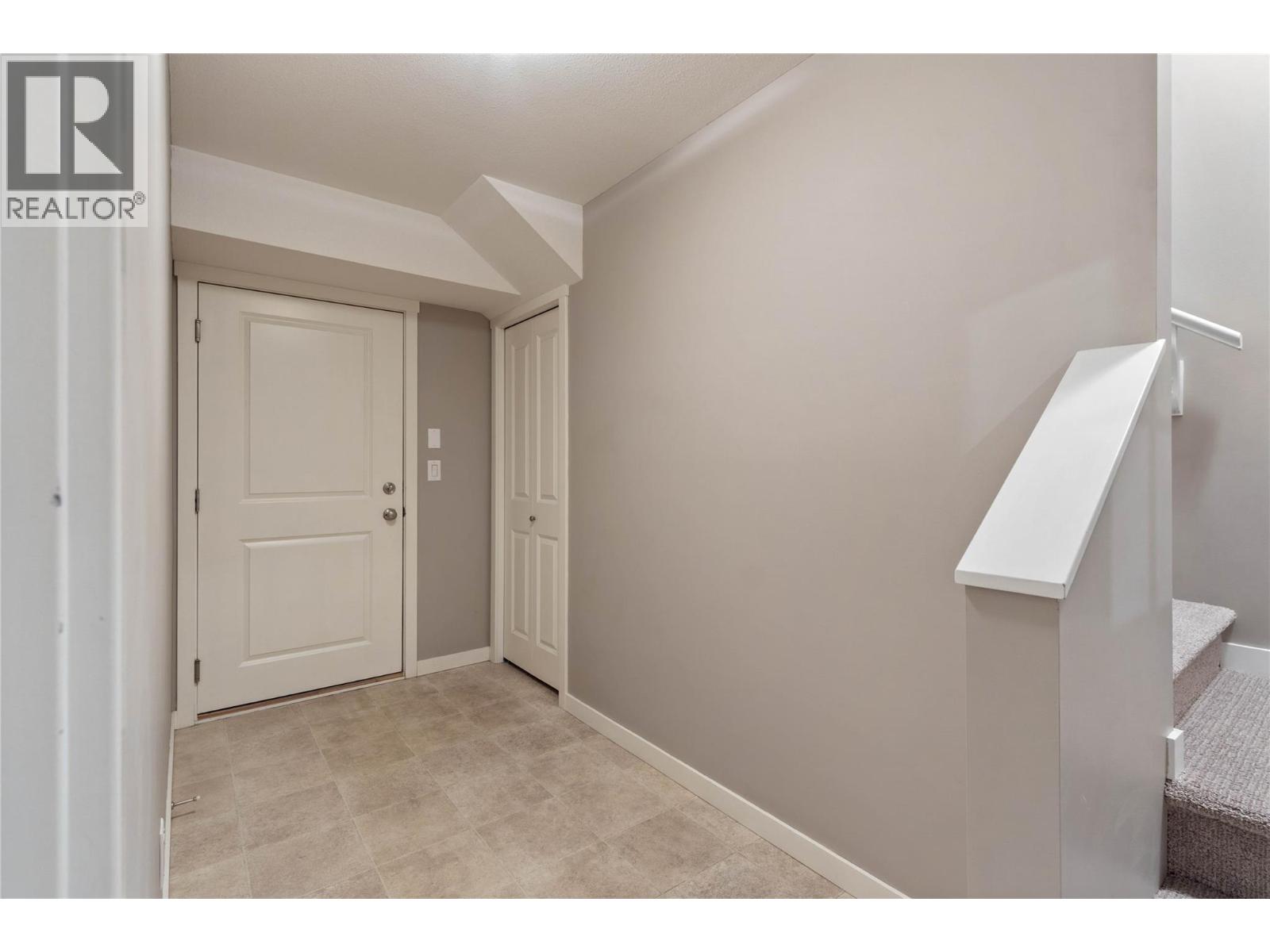 #56 2860 Valleyview Drive - 26