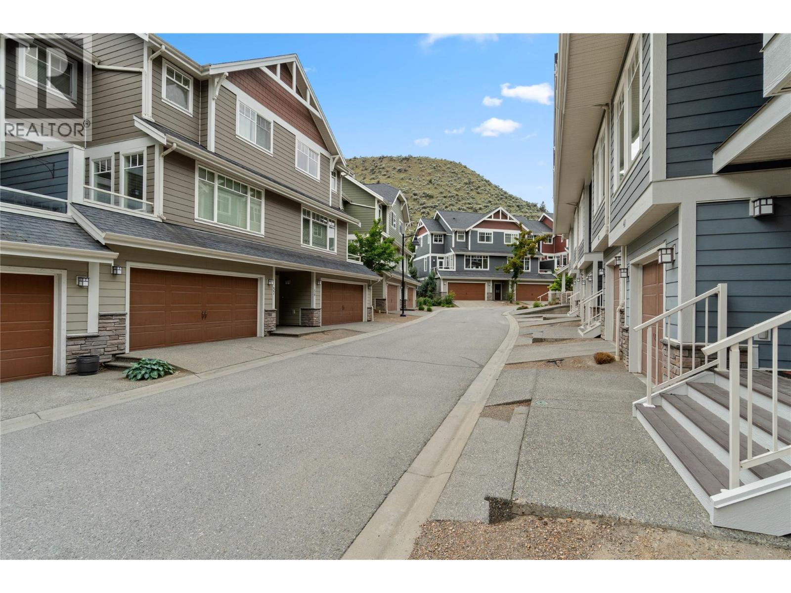 #56 2860 Valleyview Drive - 27