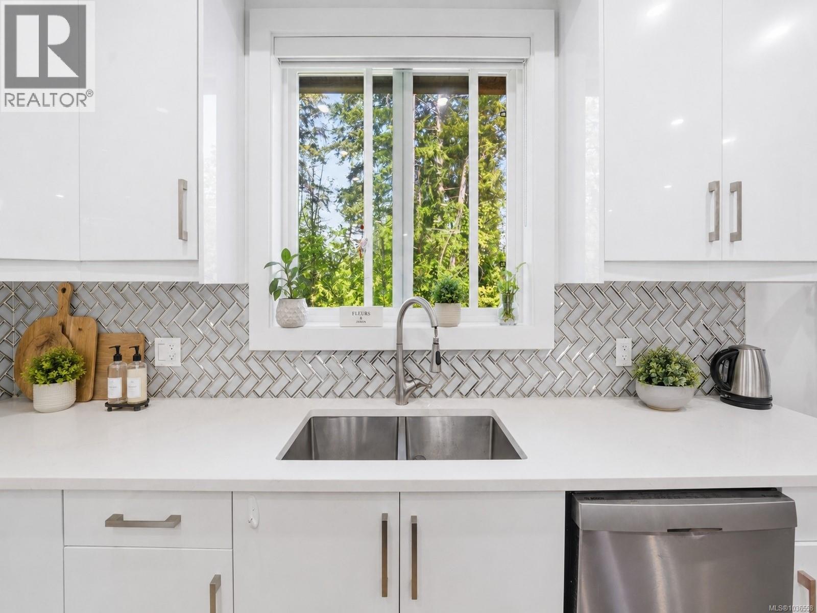 5254 Sherbourne Dr - 10