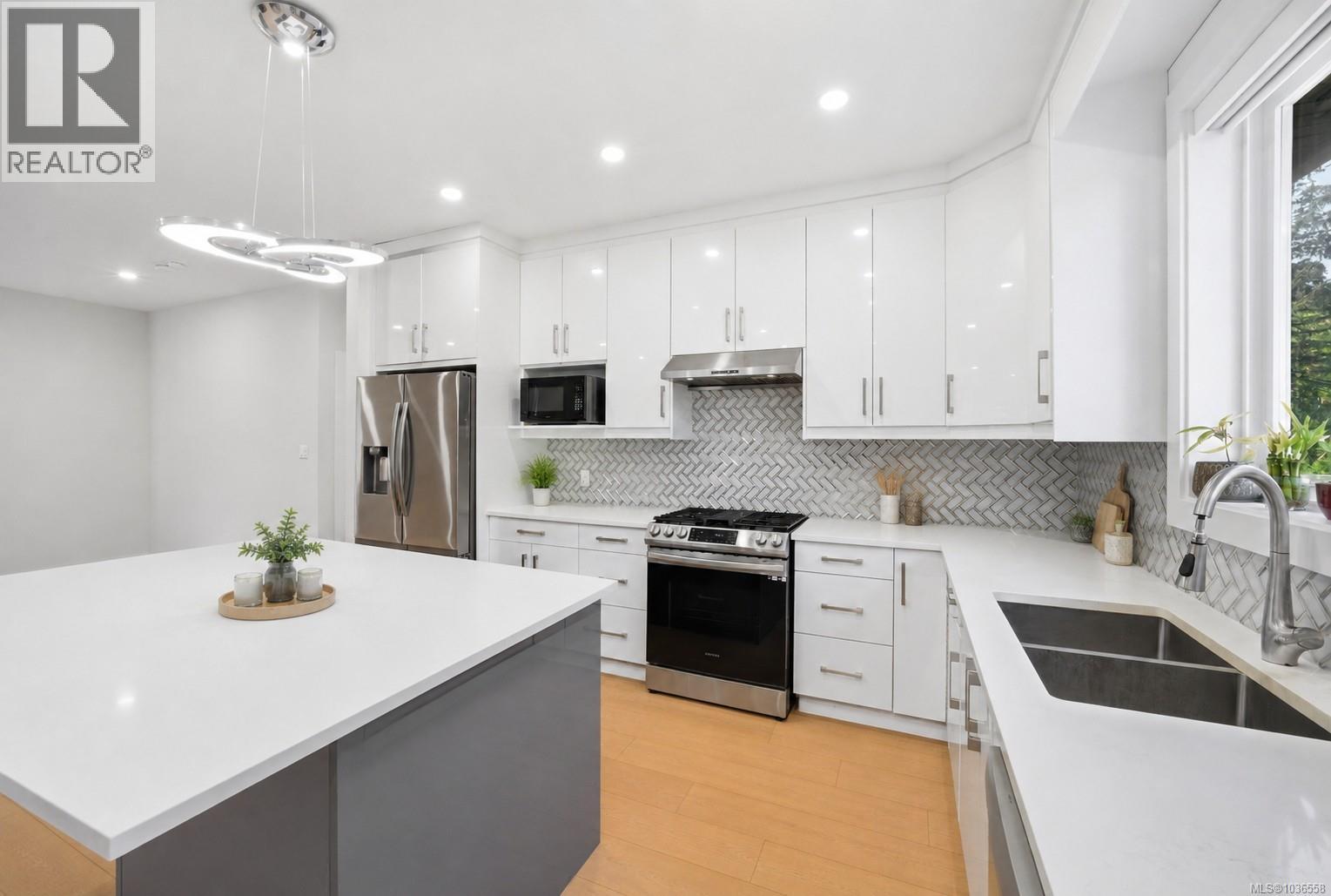 5254 Sherbourne Dr - 5