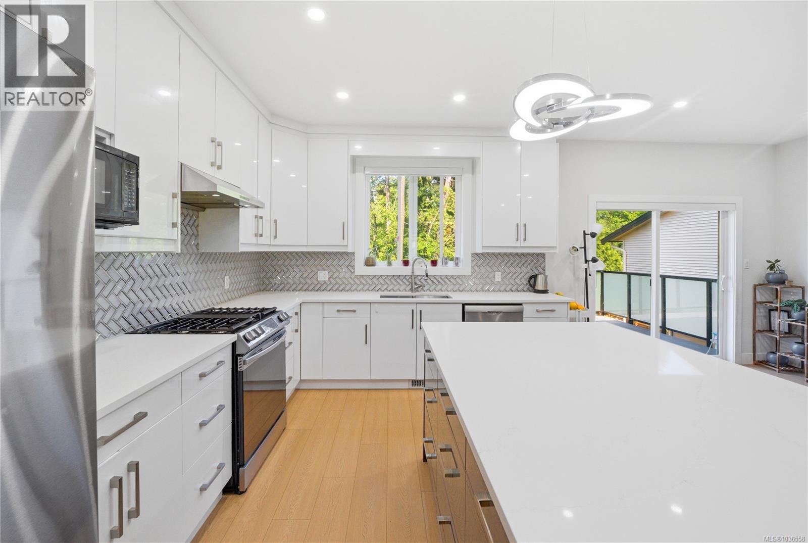 5254 Sherbourne Dr - 4