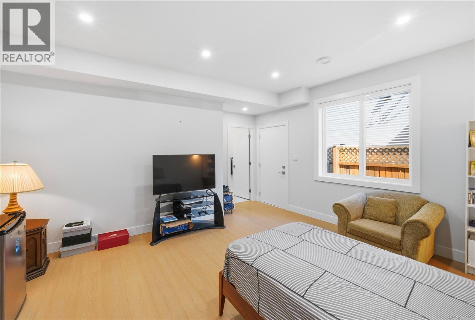 5254 Sherbourne Dr - 28