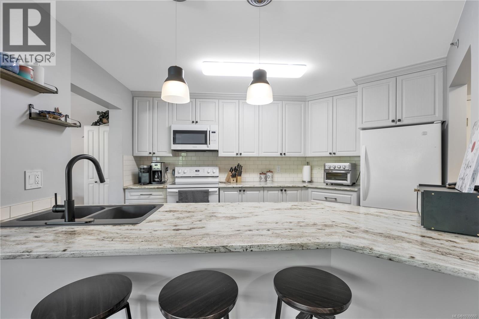 #204 770 Poplar St - 13