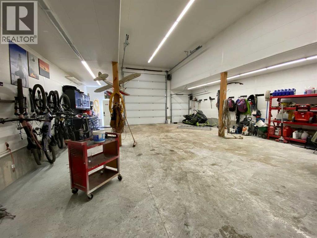 5302 19 Avenue - 44