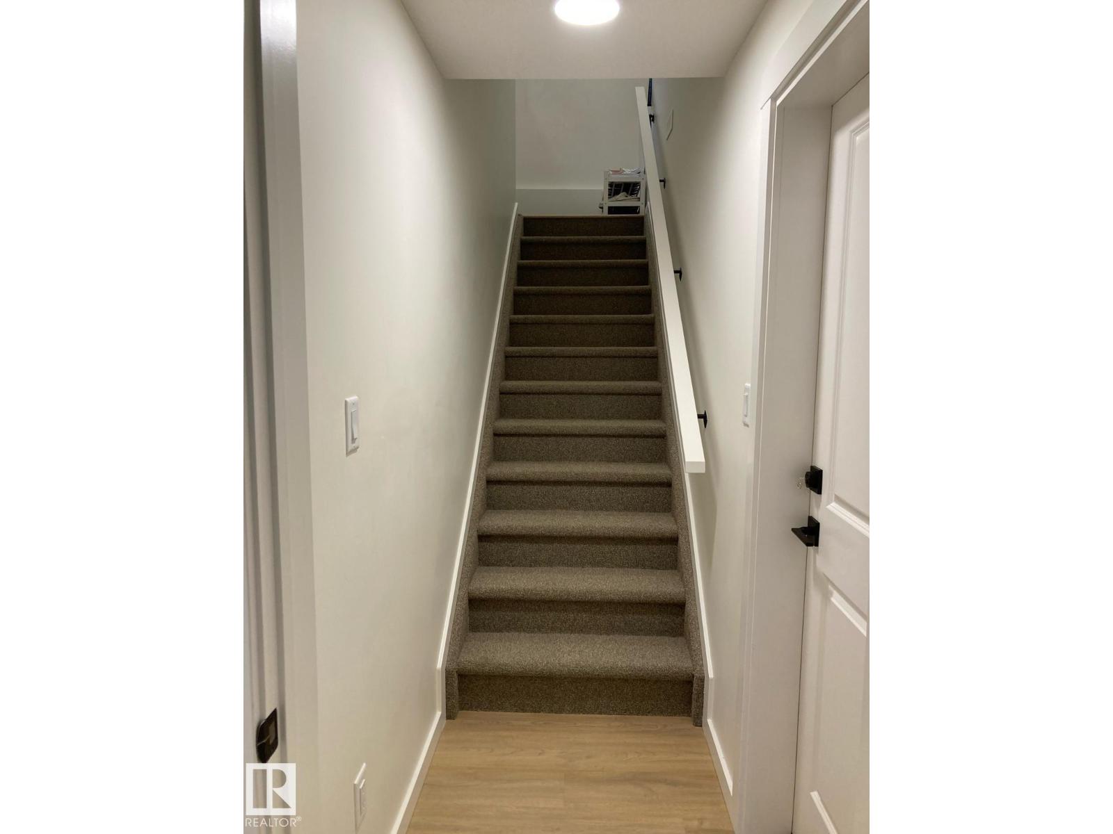 2152 52 ST SW - 22