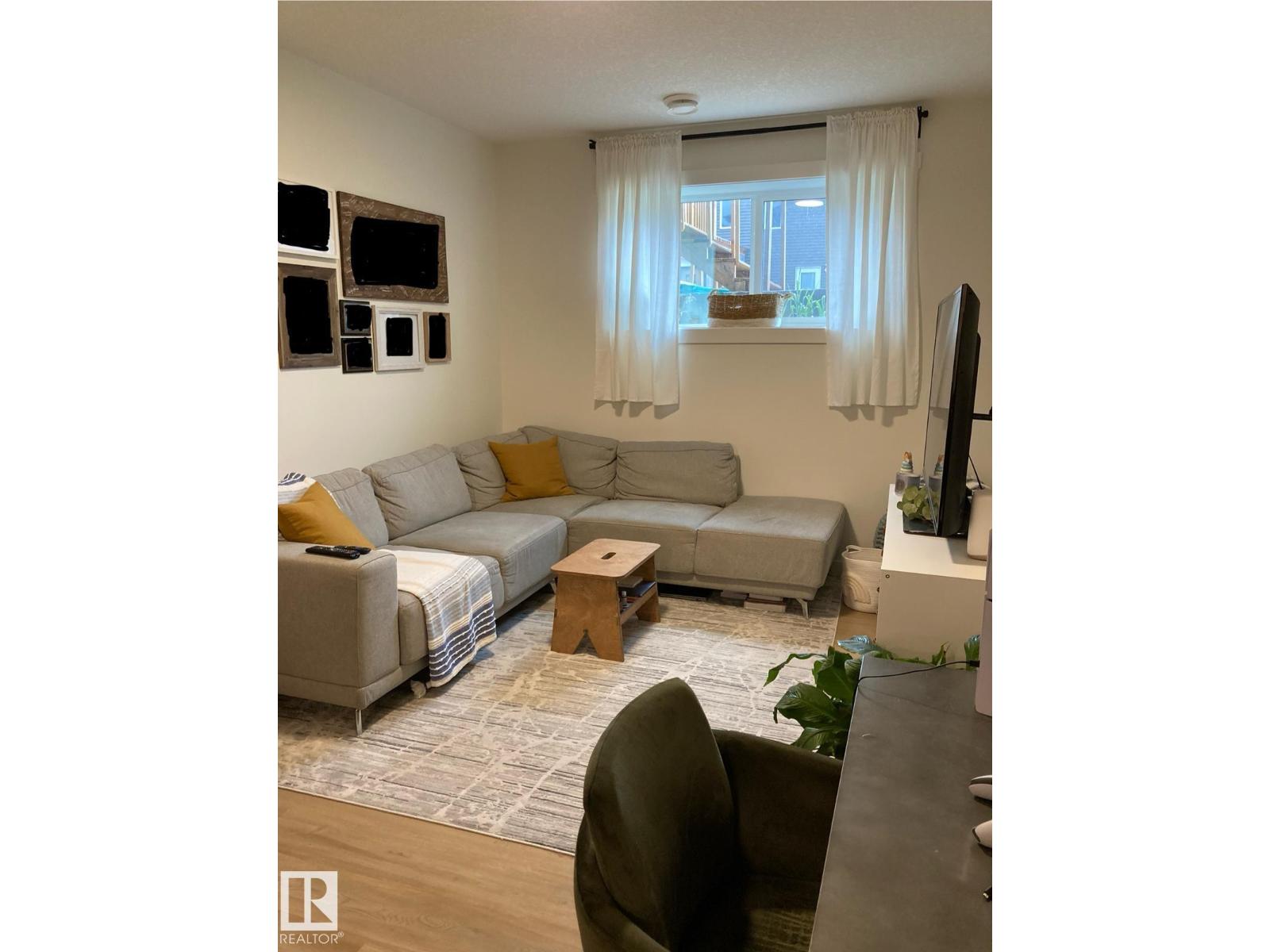 2152 52 ST SW - 28