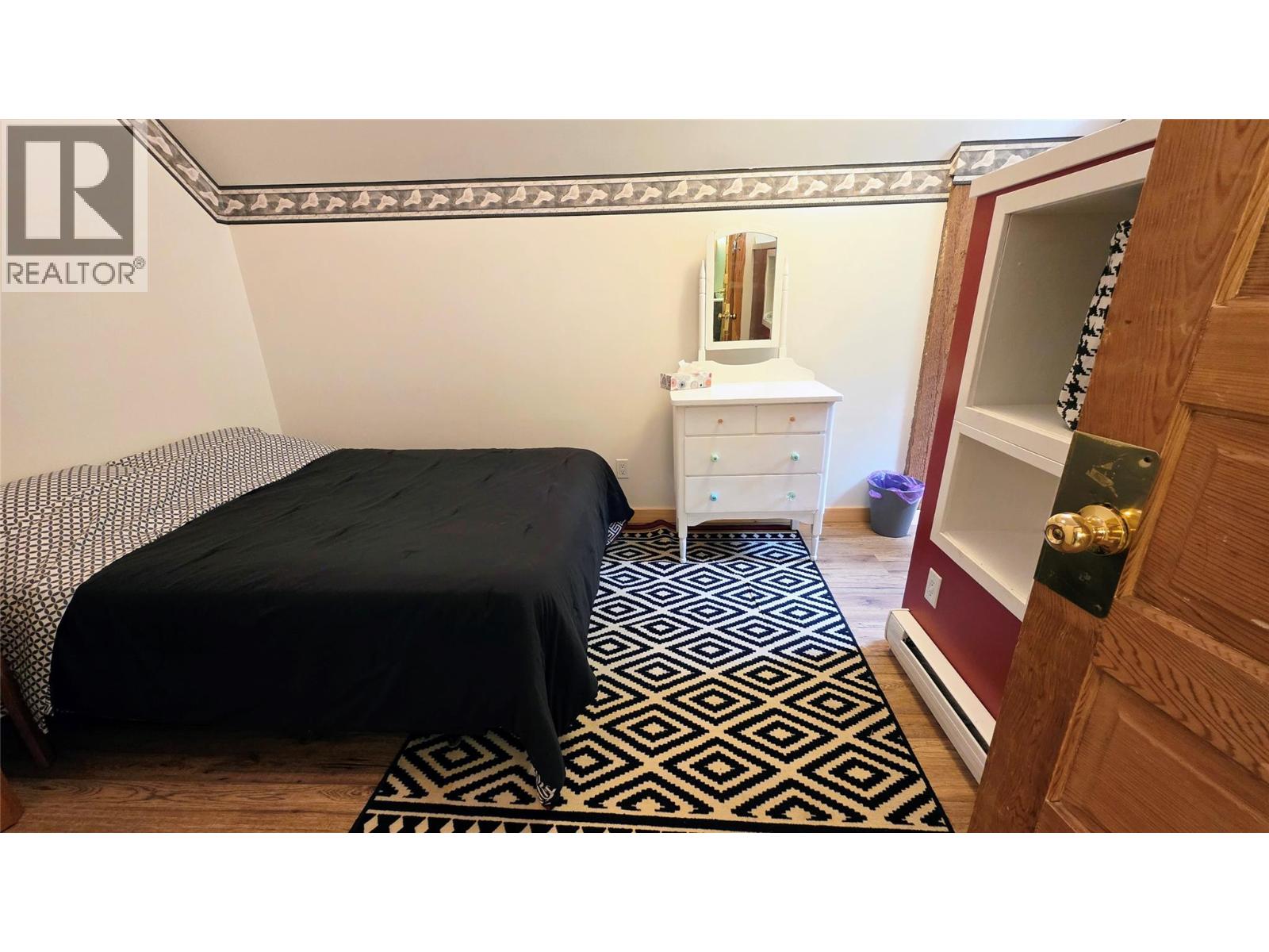 8496 B Procter Road E - 36