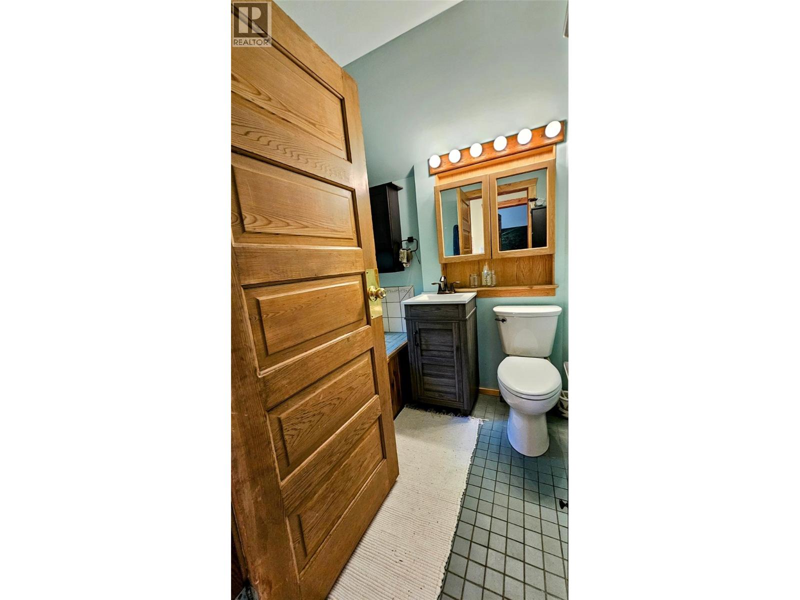 8496 B Procter Road E - 22