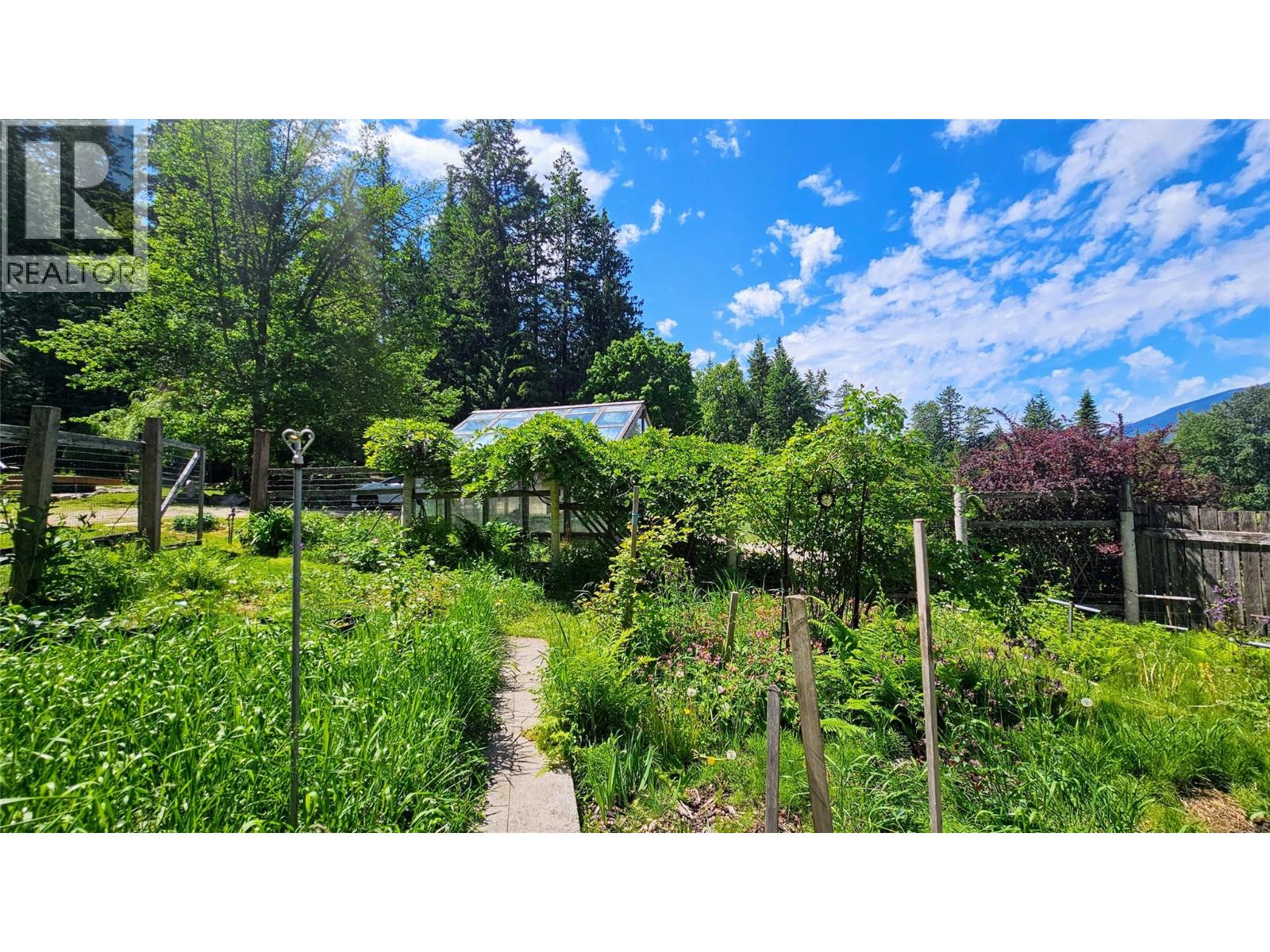 8496 B Procter Road E - 26