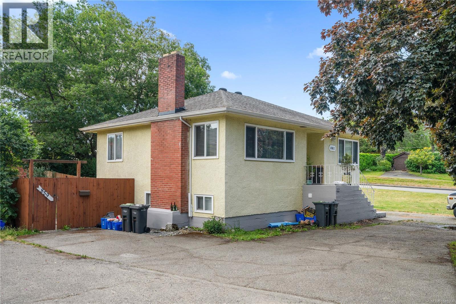861 Tillicum Rd, Esquimalt