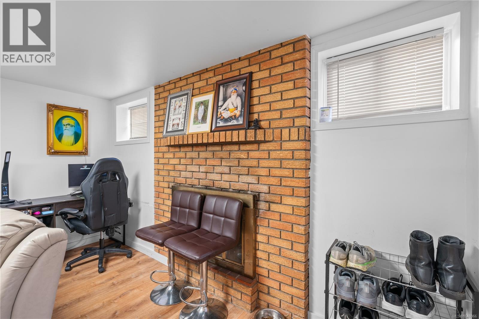 861 Tillicum Rd, Esquimalt