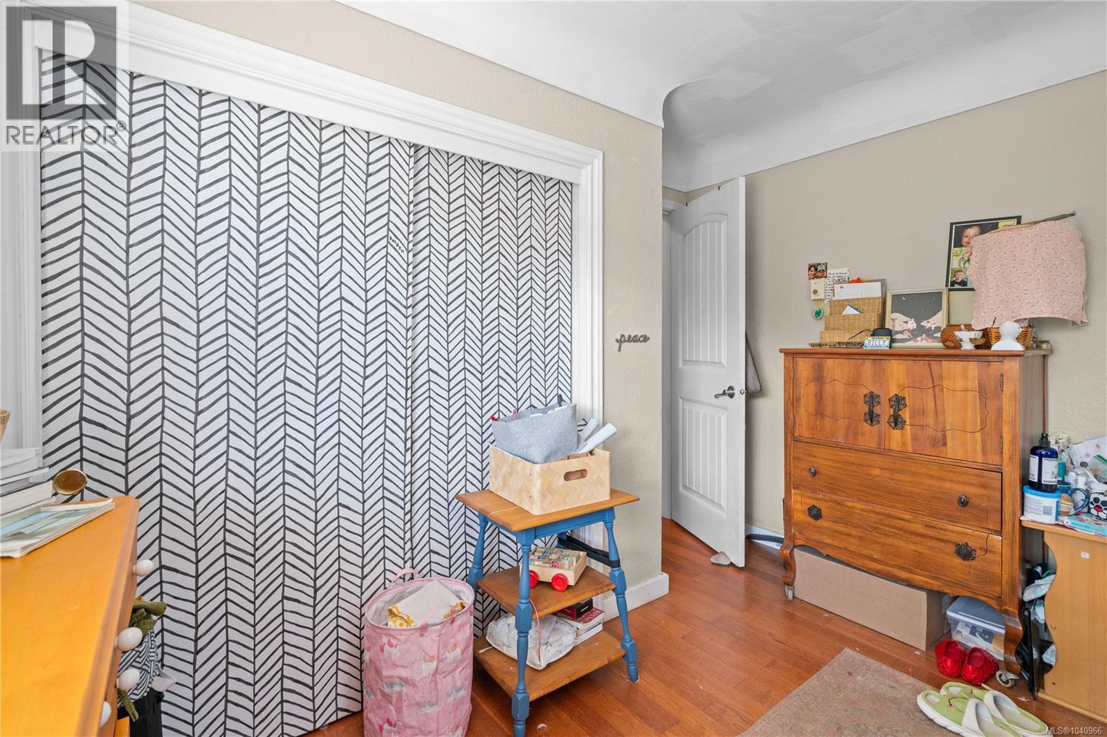 861 Tillicum Rd, Esquimalt