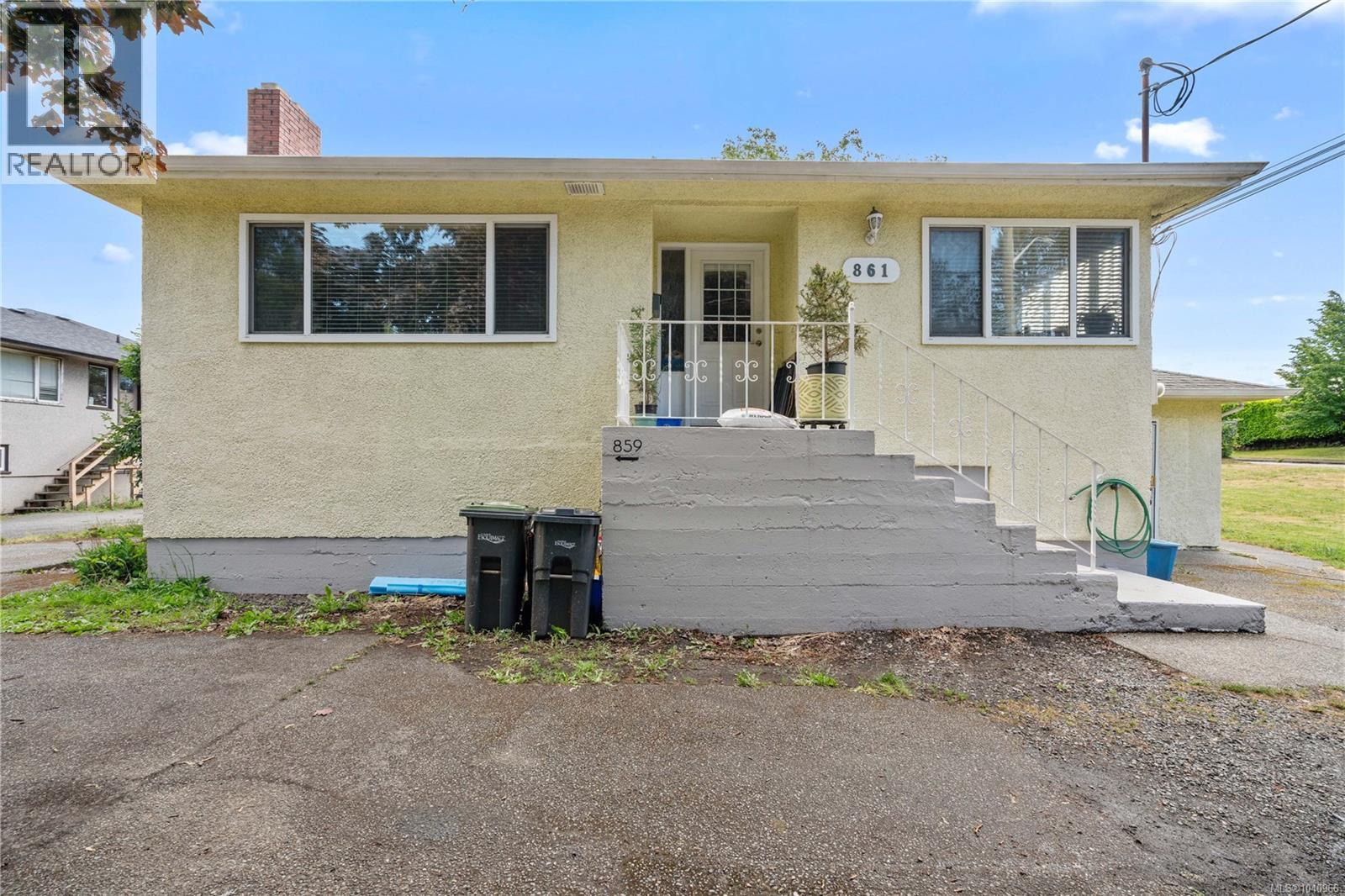 861 Tillicum Rd, Esquimalt