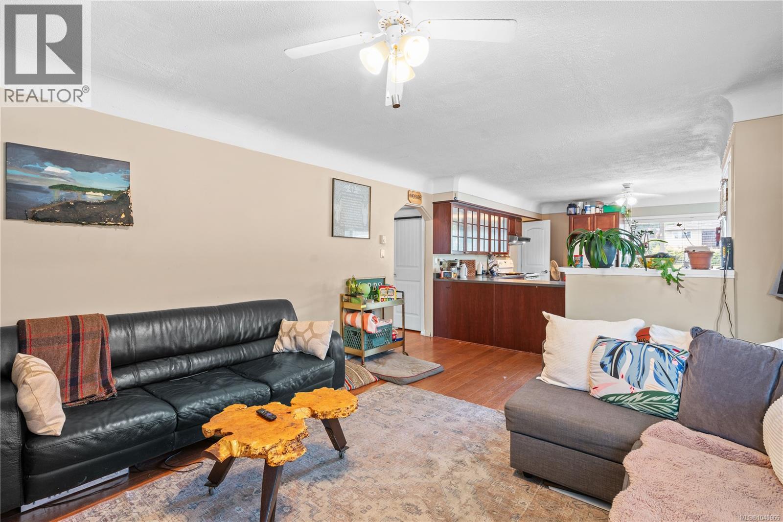 861 Tillicum Rd, Esquimalt