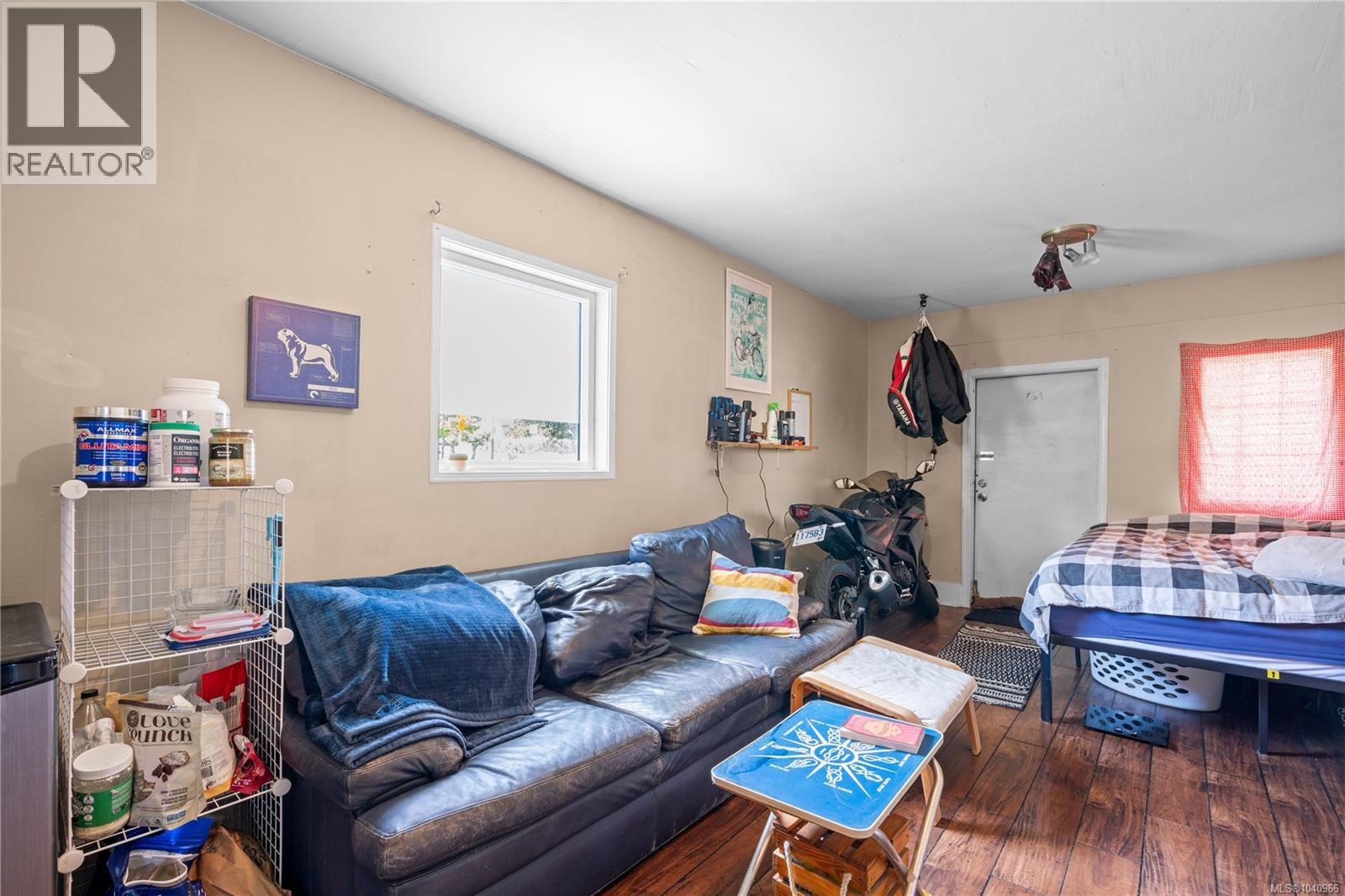 861 Tillicum Rd, Esquimalt