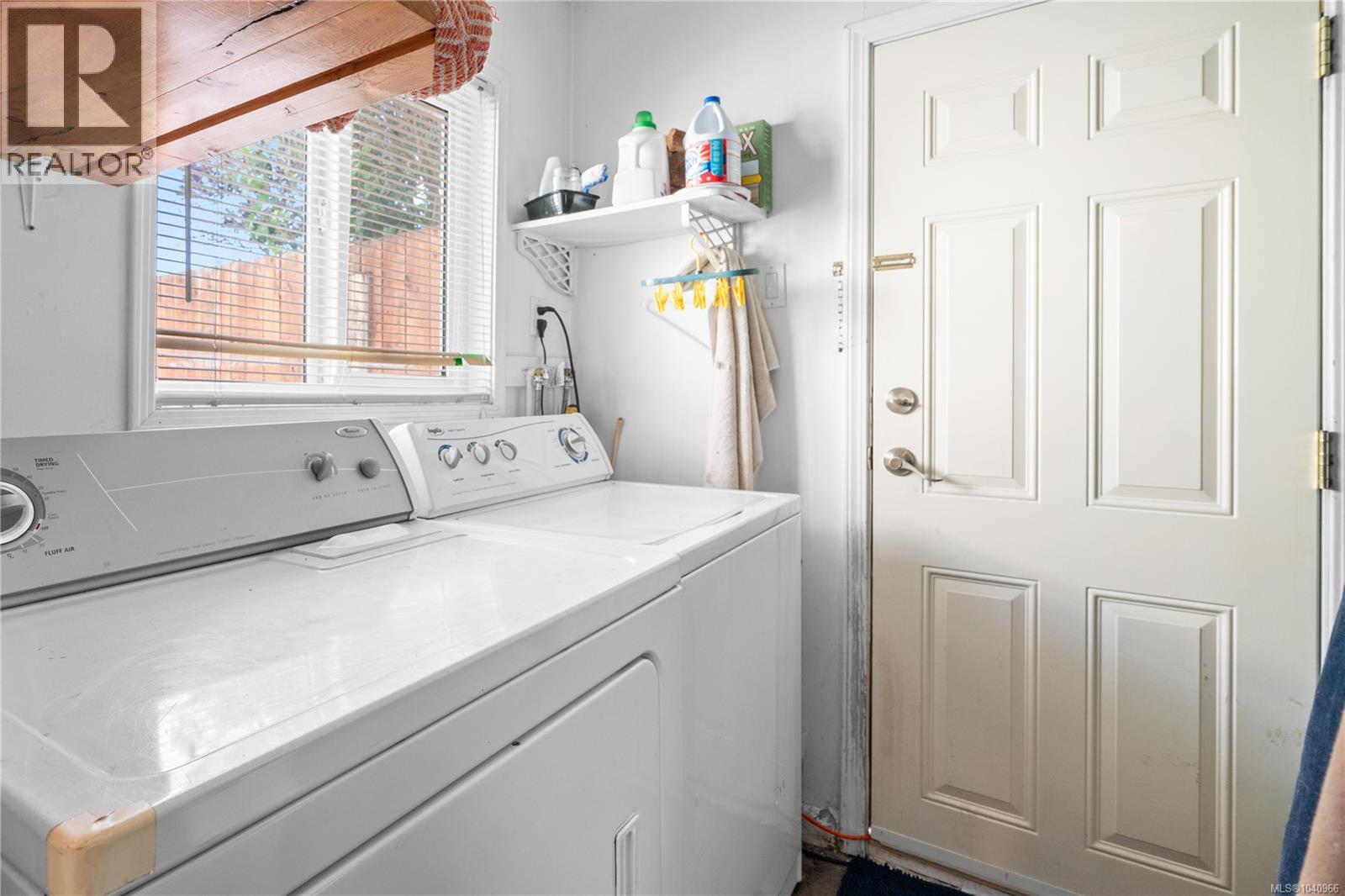 861 Tillicum Rd, Esquimalt