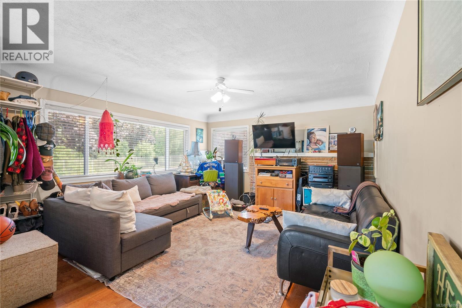 861 Tillicum Rd, Esquimalt