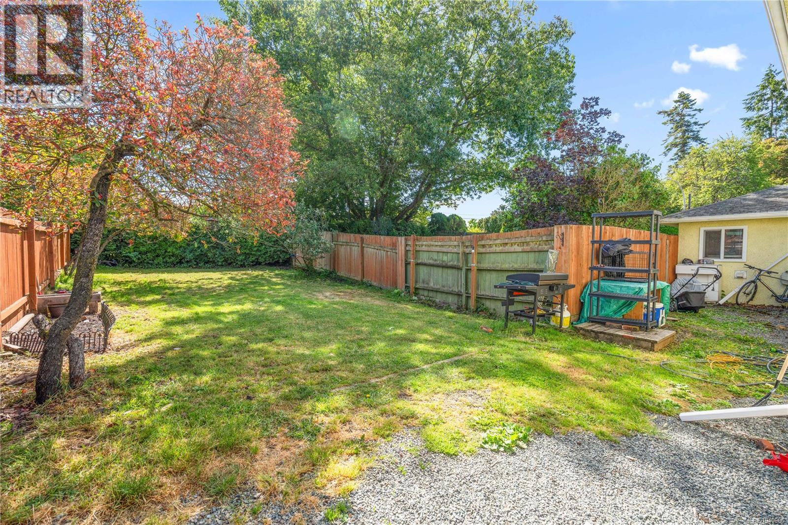 861 Tillicum Rd, Esquimalt