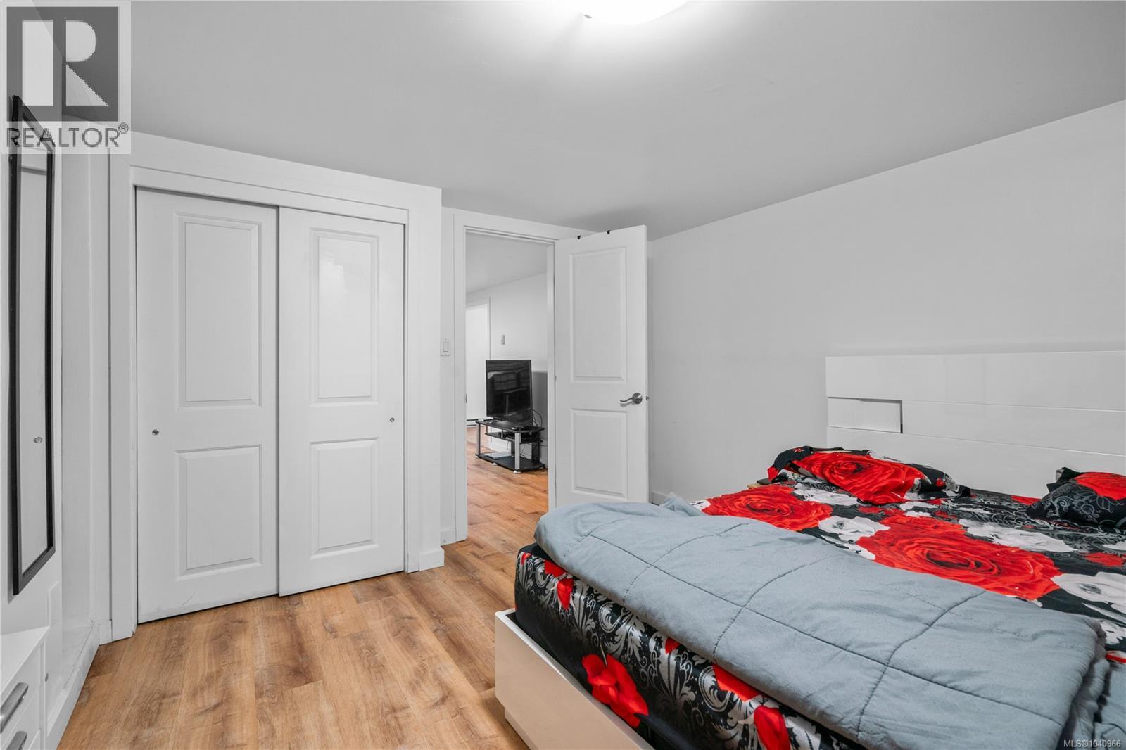 861 Tillicum Rd, Esquimalt