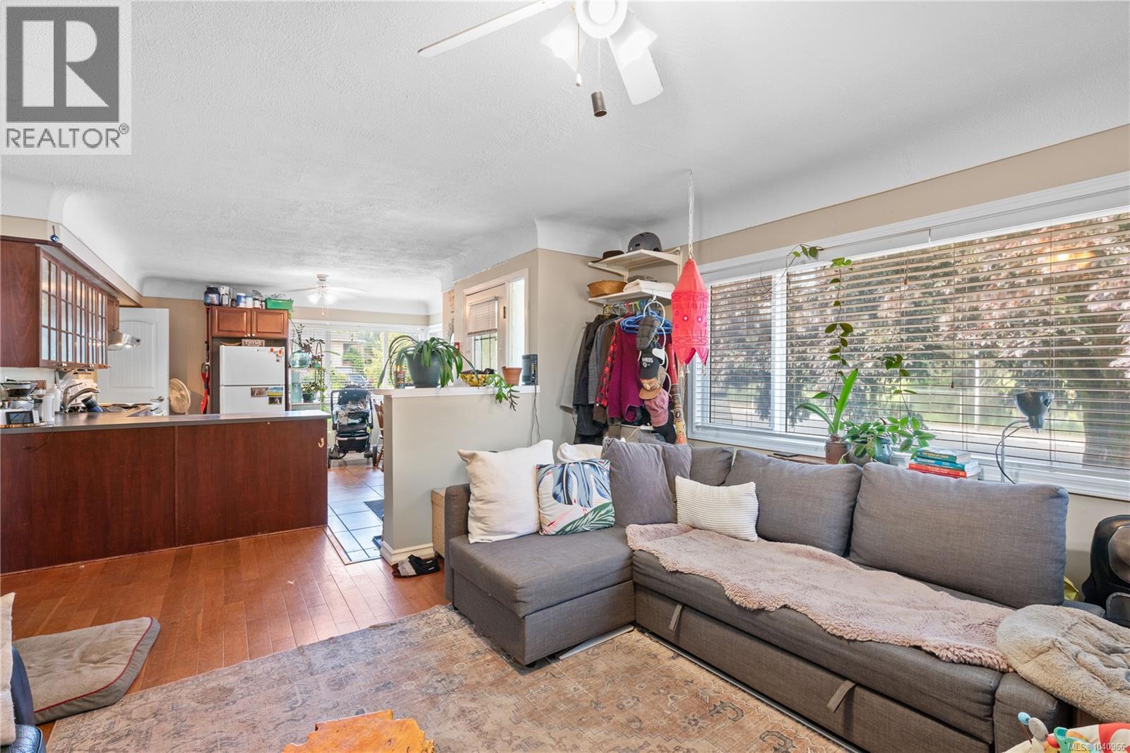 861 Tillicum Rd, Esquimalt