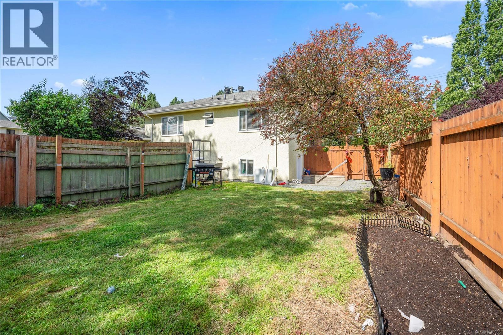 861 Tillicum Rd, Esquimalt