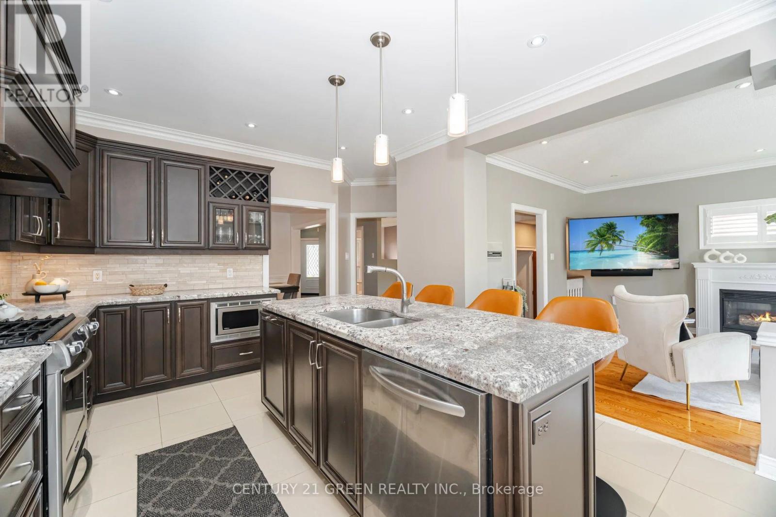 193 ROYAL VALLEY DRIVE - 15