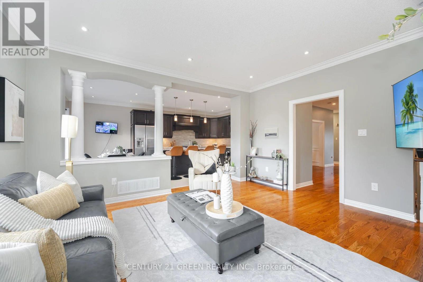 193 ROYAL VALLEY DRIVE - 25