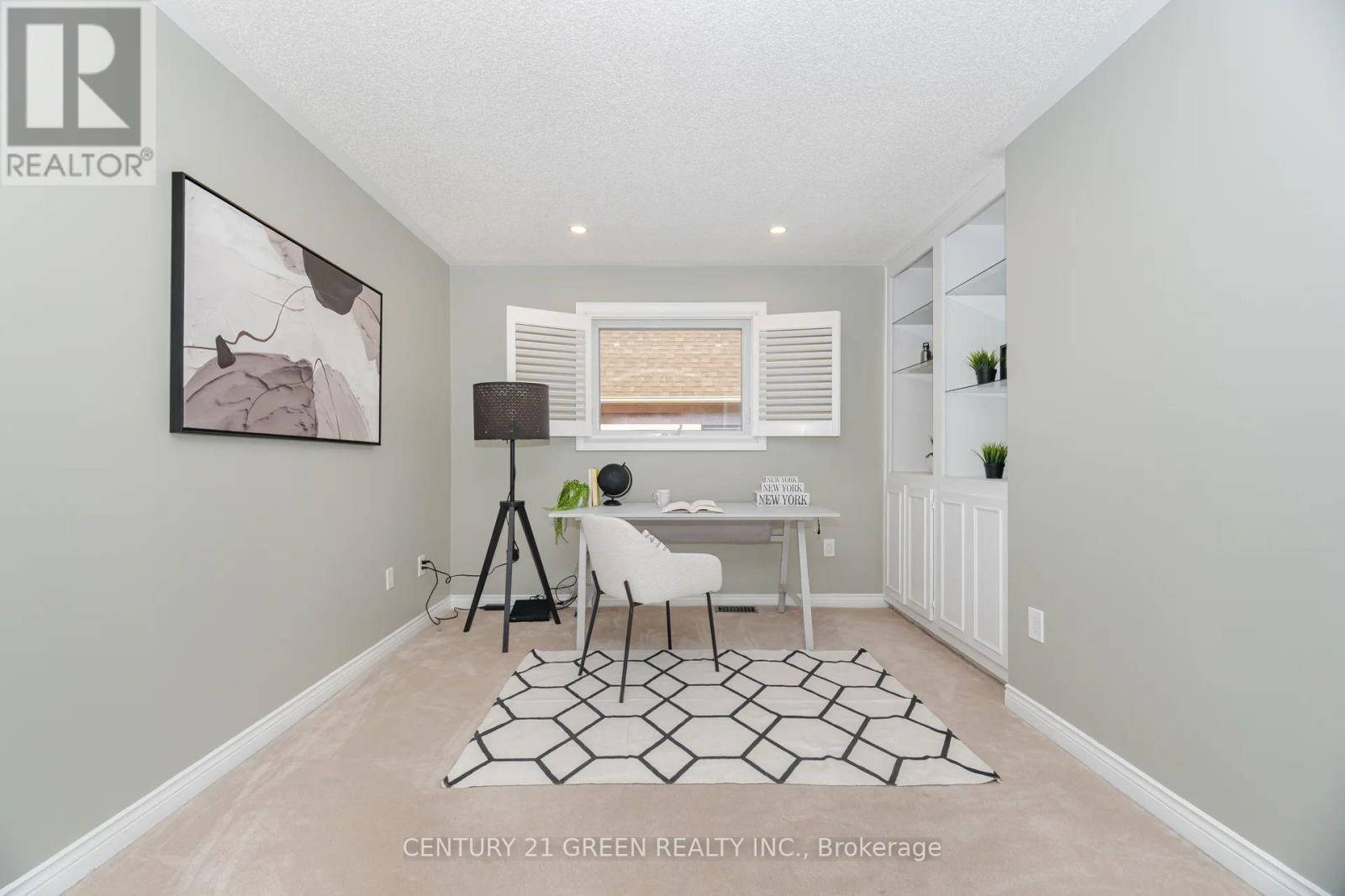 193 ROYAL VALLEY DRIVE - 30