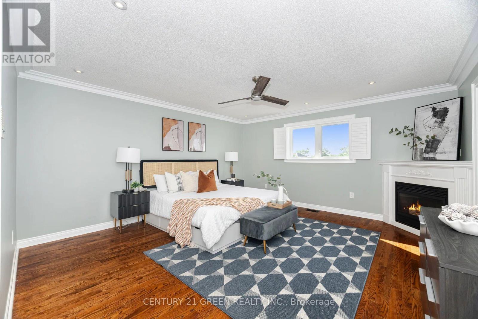 193 ROYAL VALLEY DRIVE - 32