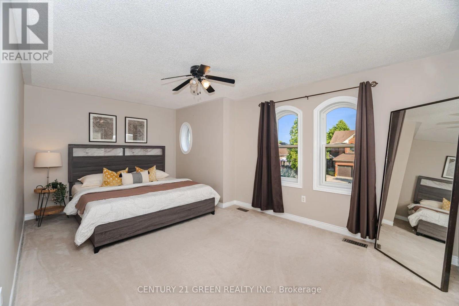 193 ROYAL VALLEY DRIVE - 40