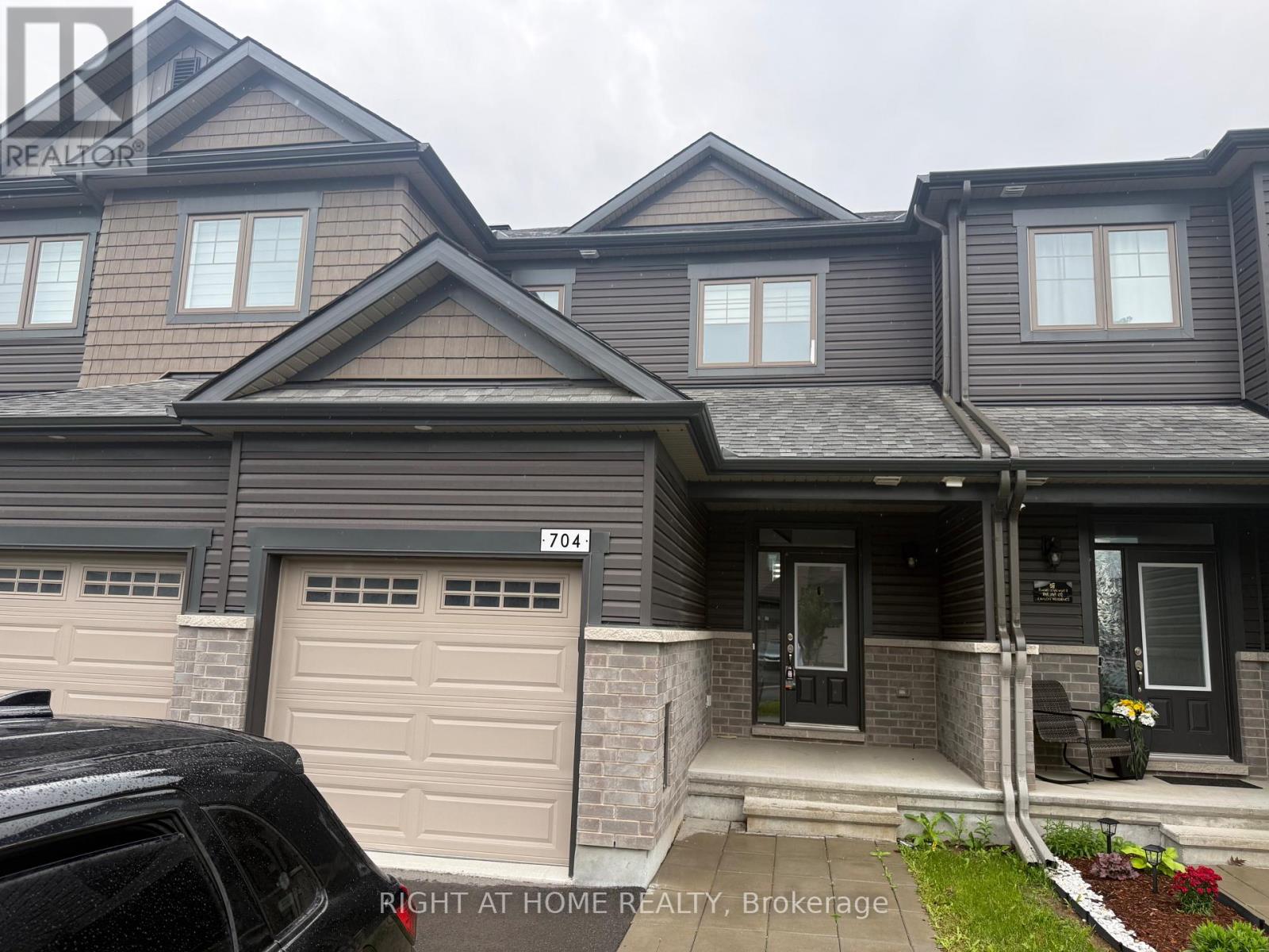 3 Bed, 3 Bath House for Rent in Ottawa – 704 PETANQUE CRESCENT, Ottawa – MLS# X13465486 - Image 2