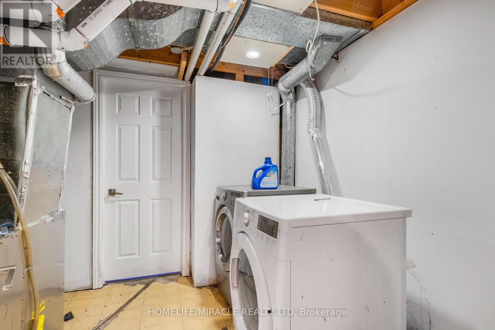 4 EASTWOOD DRIVE - 25