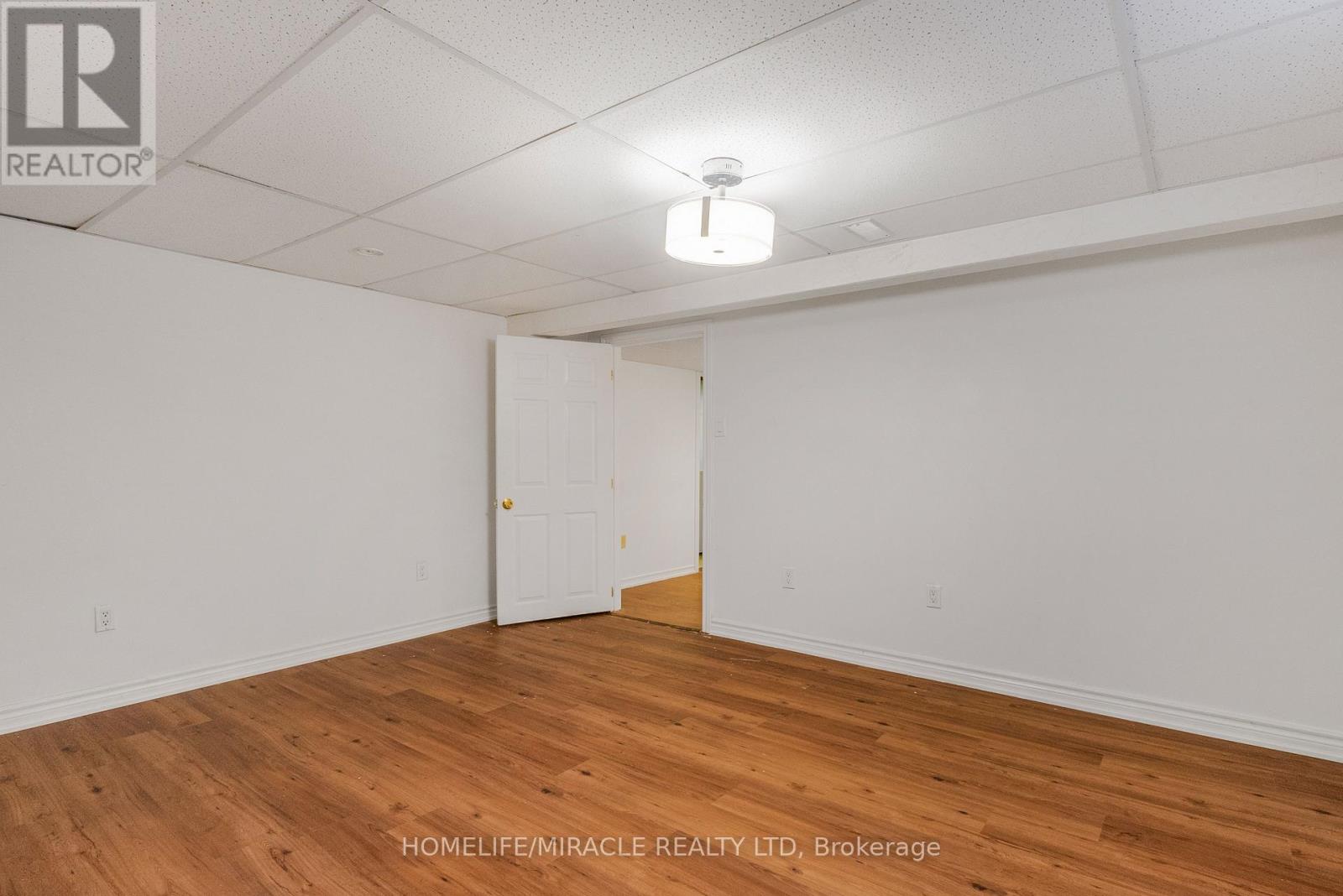 4 EASTWOOD DRIVE - 28